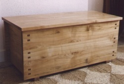 Cherry blanket box
